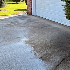 Quick-Driveway-Cleaning-to-Get-the-HOA-off-Clients-Back 2